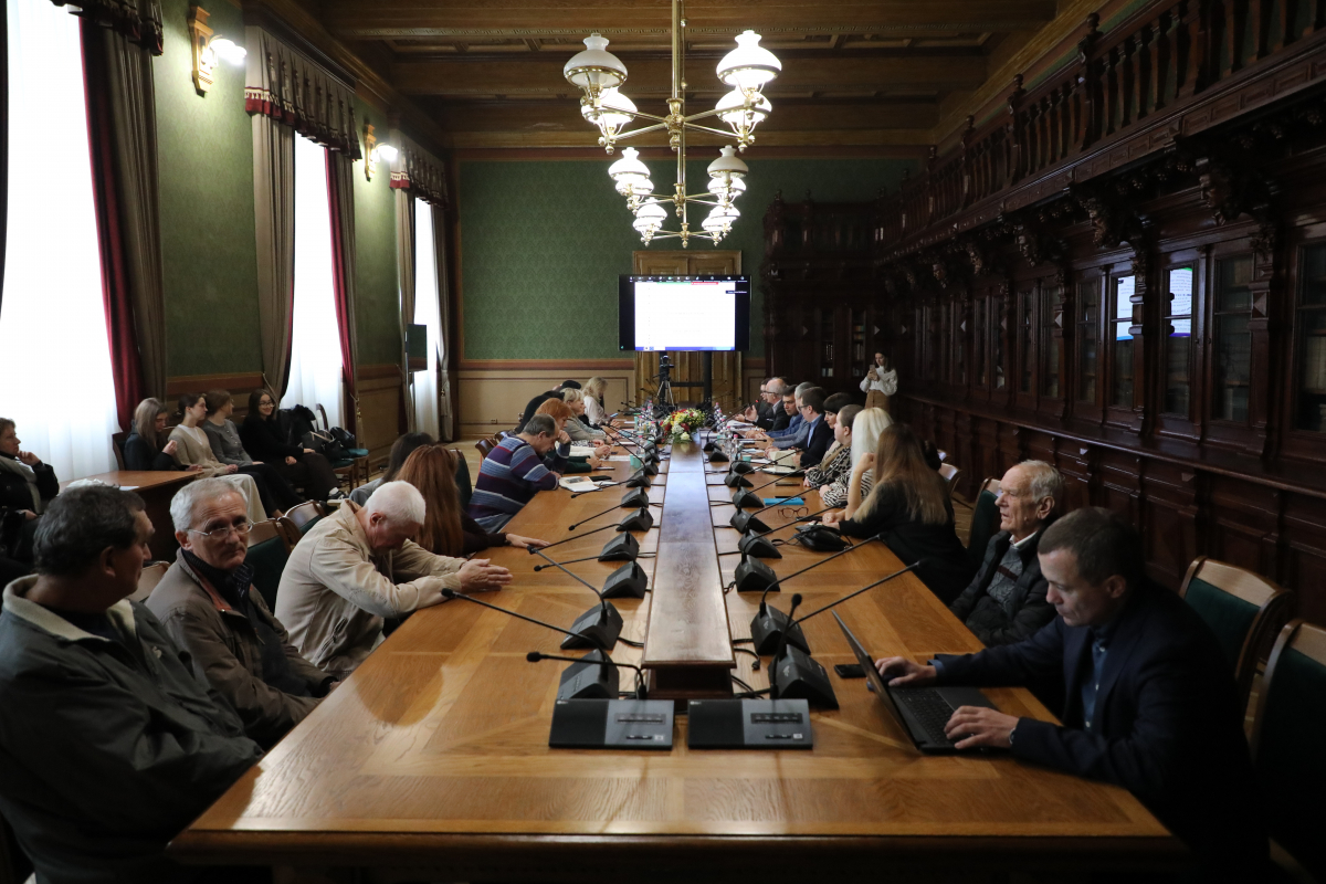 Фото із симпозіуму