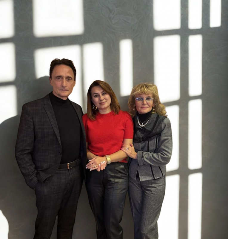 Фото із заходу