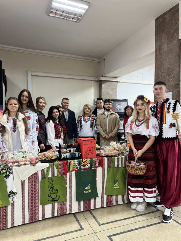 Фото з урочистої академії