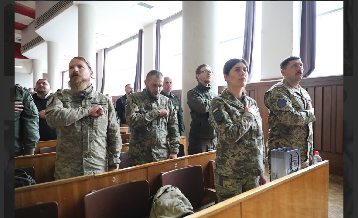 Фото з урочистої академії