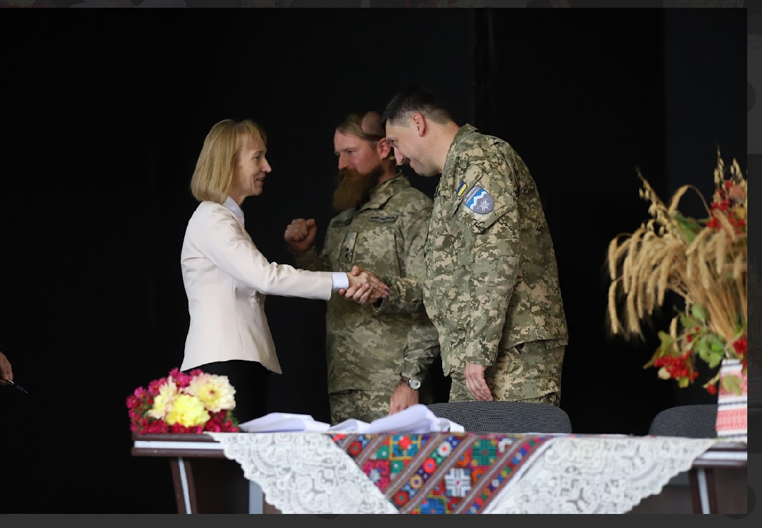 Фото з урочистої академії