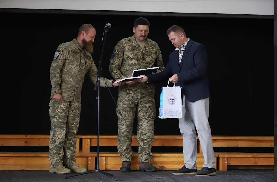 Фото з урочистої академії