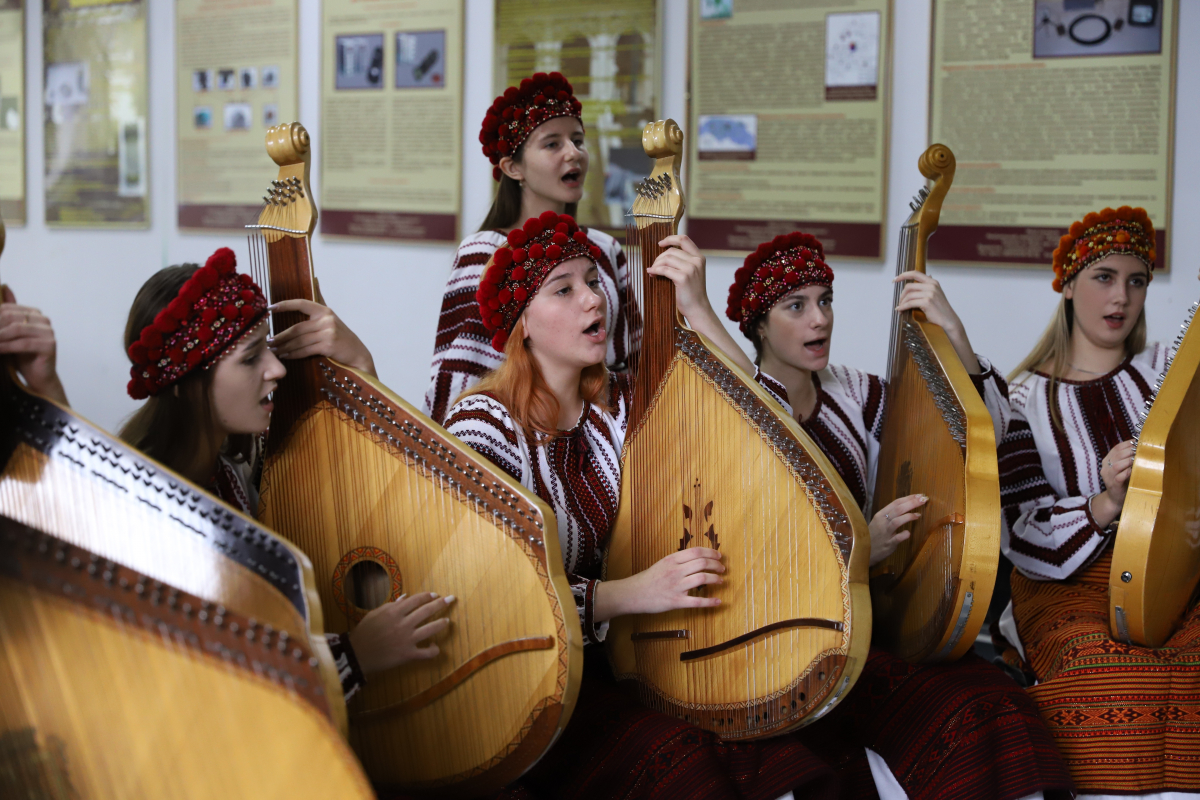 Фото з урочистої академії