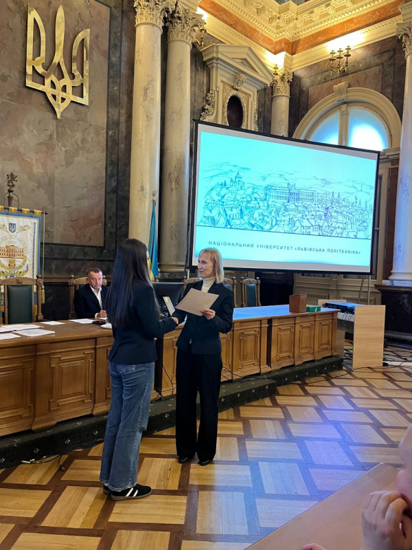 Фото із вручення диплома