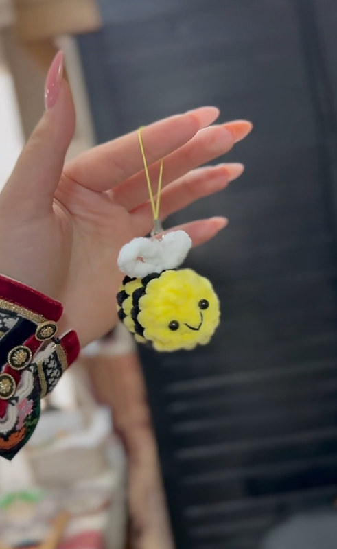 Фото із заходу