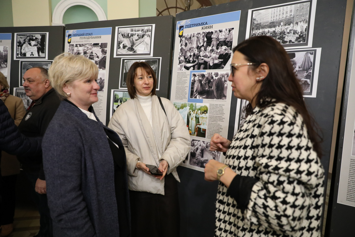 Фото з відкриття виставки