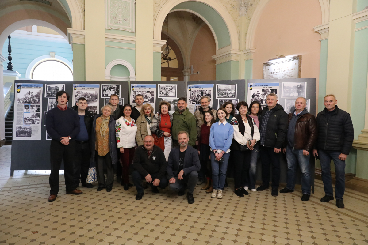 Фото з відкриття виставки