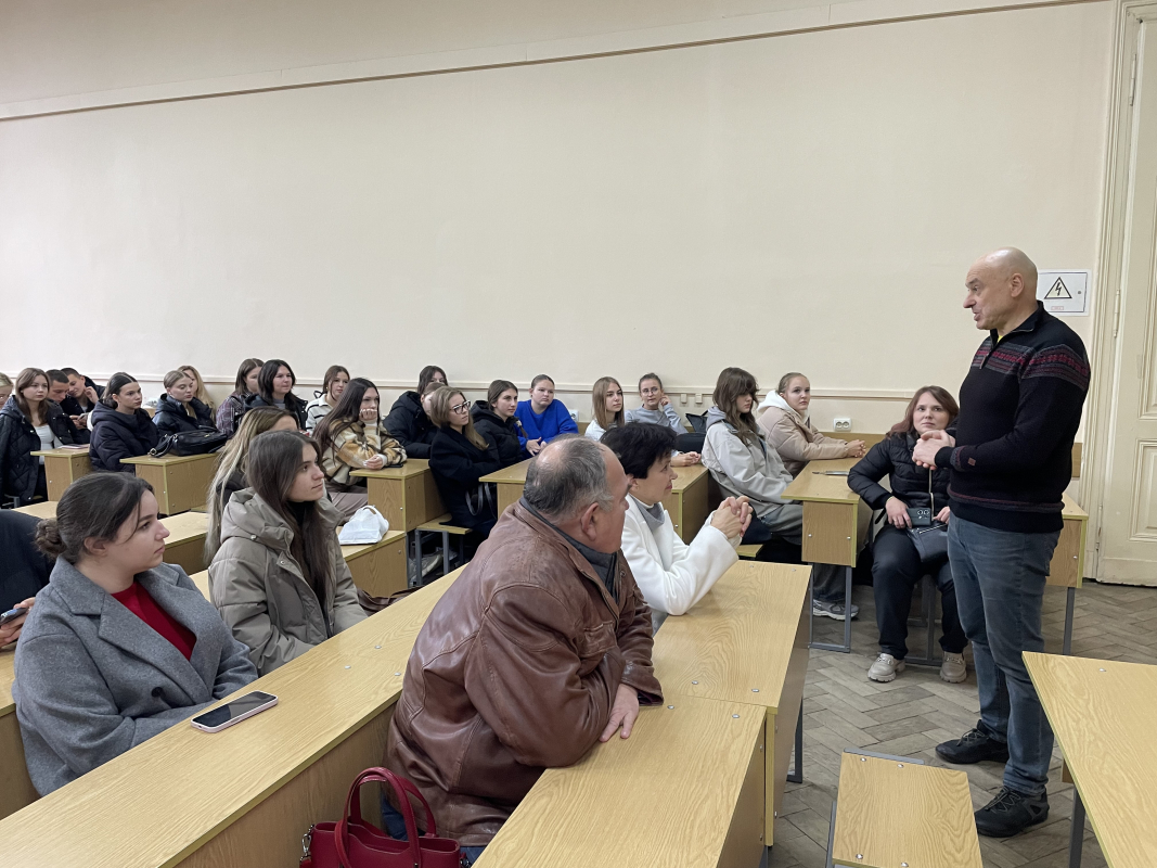 Фото із зустрічі на кафедрі туризму