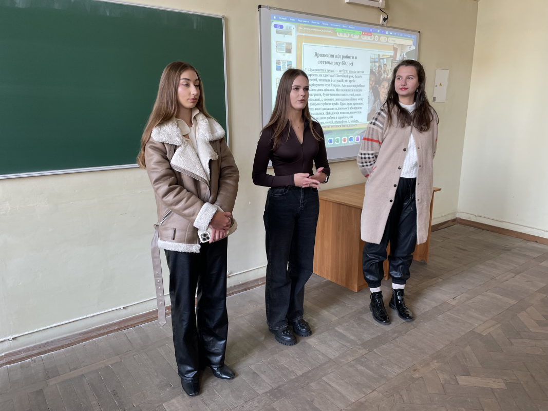 Фото із зустрічі на кафедрі туризму