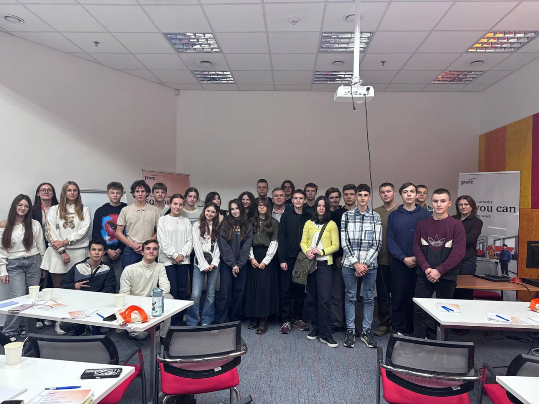 Фото з відвідин компанії