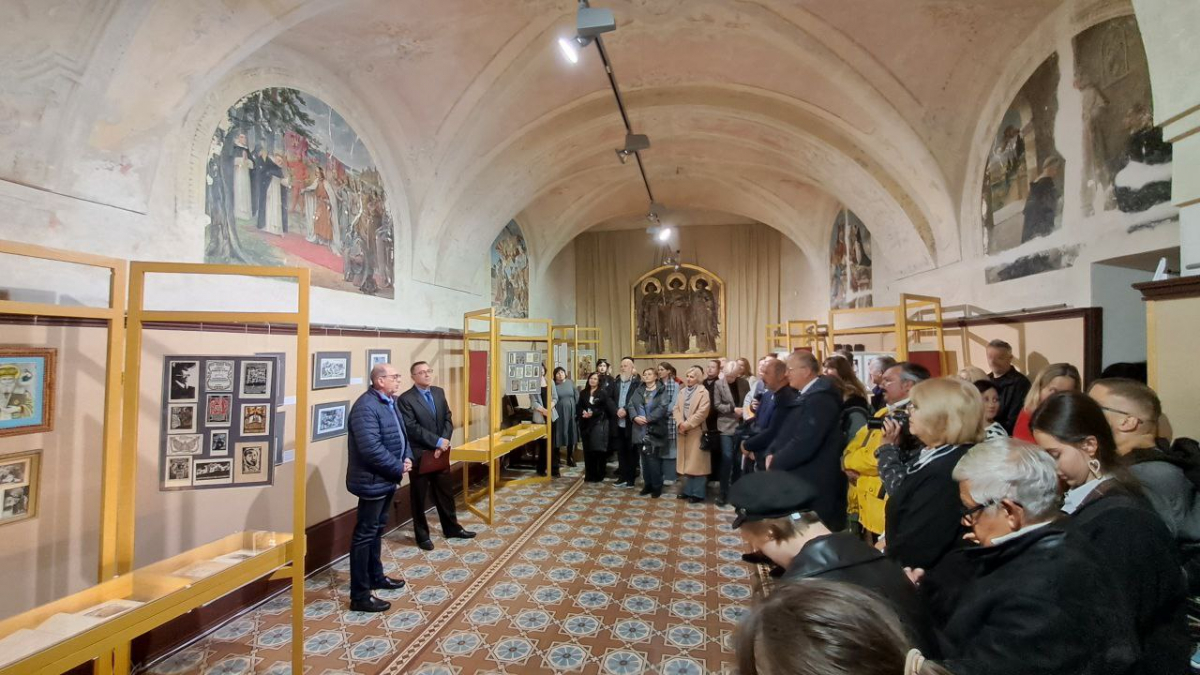 Фото з відкриття виставки