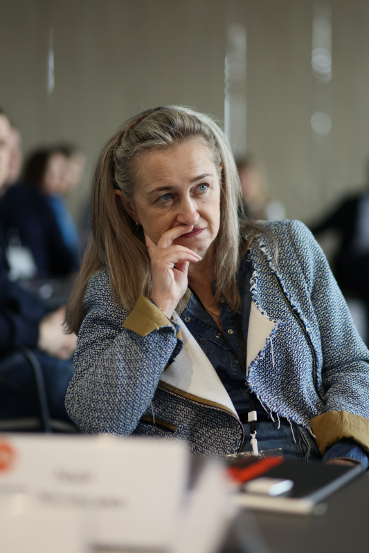 Фото із заходу