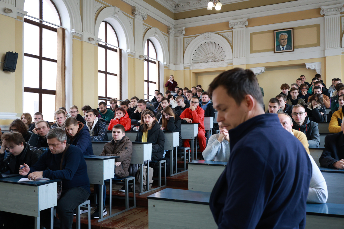 Фото із зустрічі у Львівській політехніці