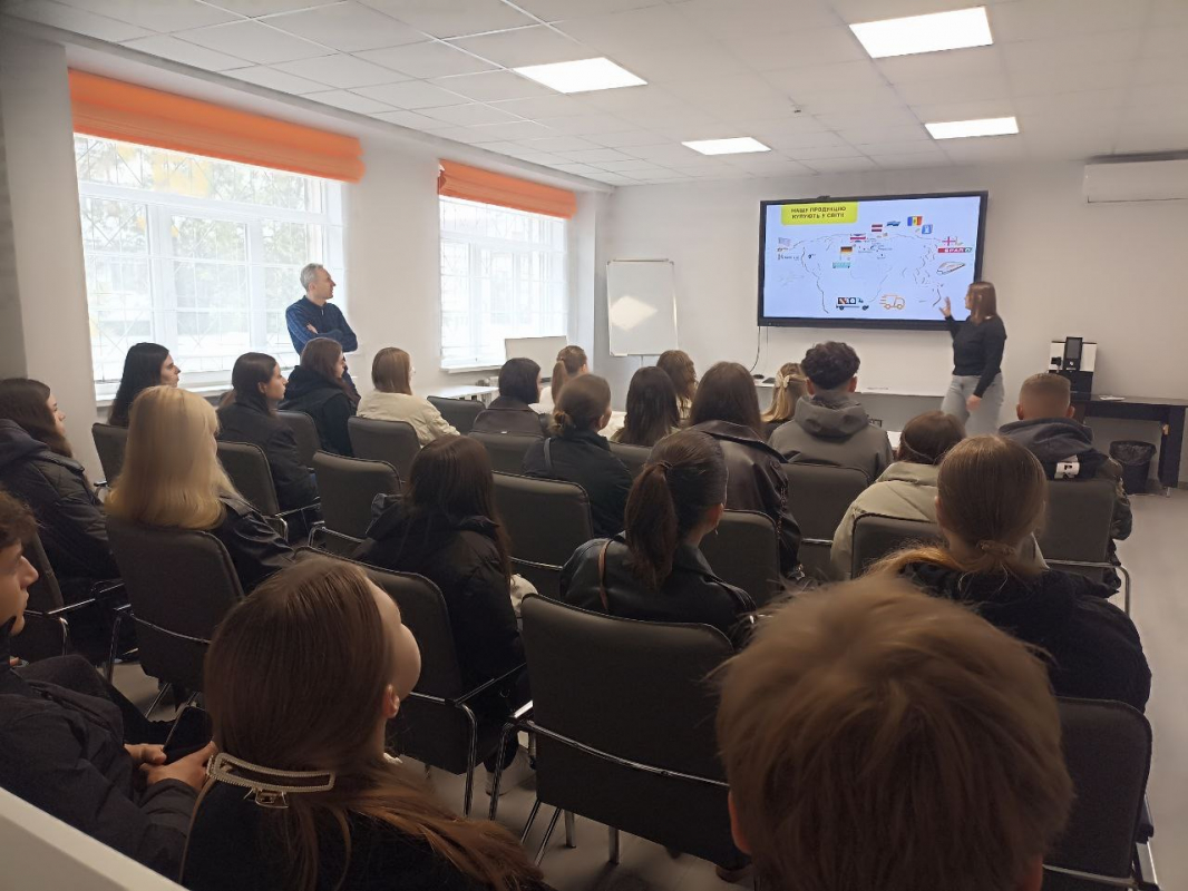 Фото з відвідин компанії