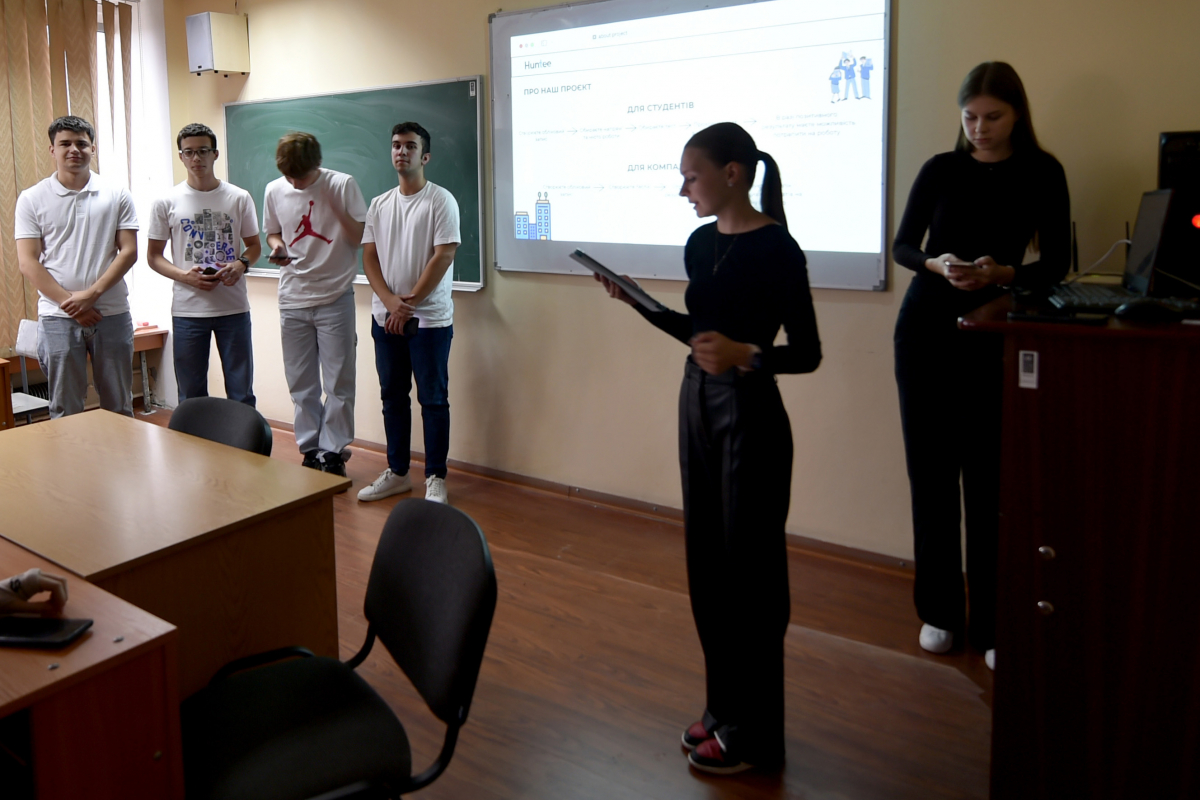 Фото із презентації проєктів