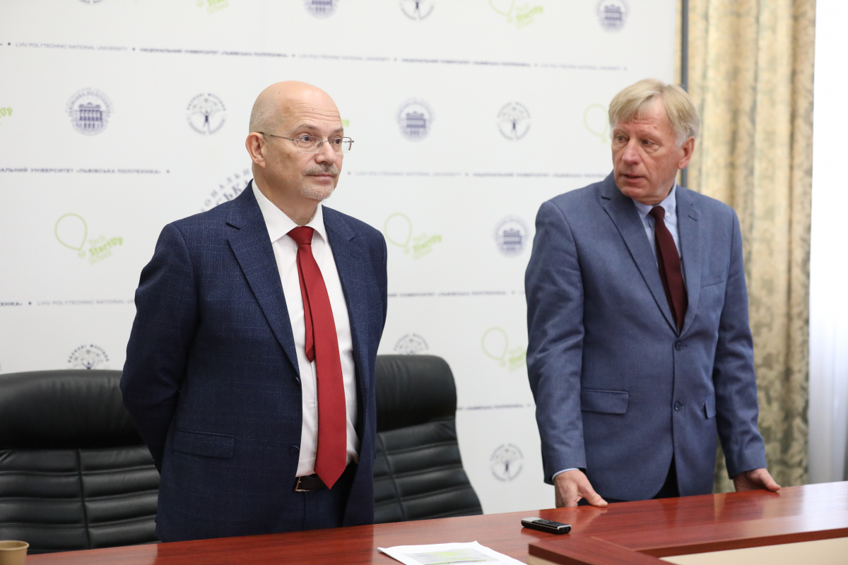 Фото з лекції