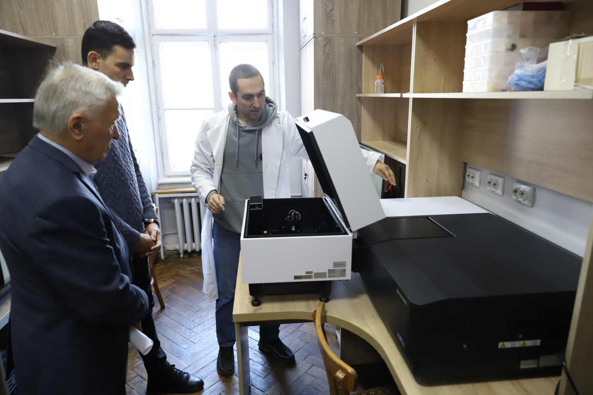 Фото з відкриття лабораторії