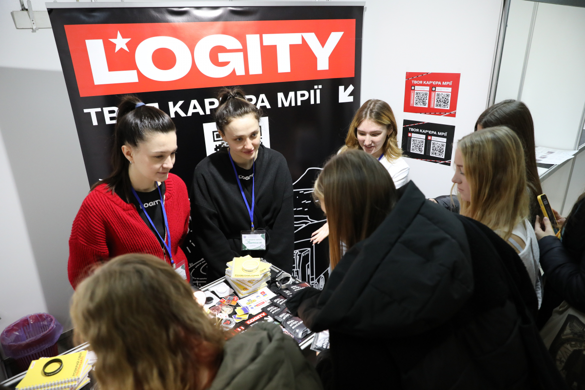 Фото з Ярмарку кар’єри