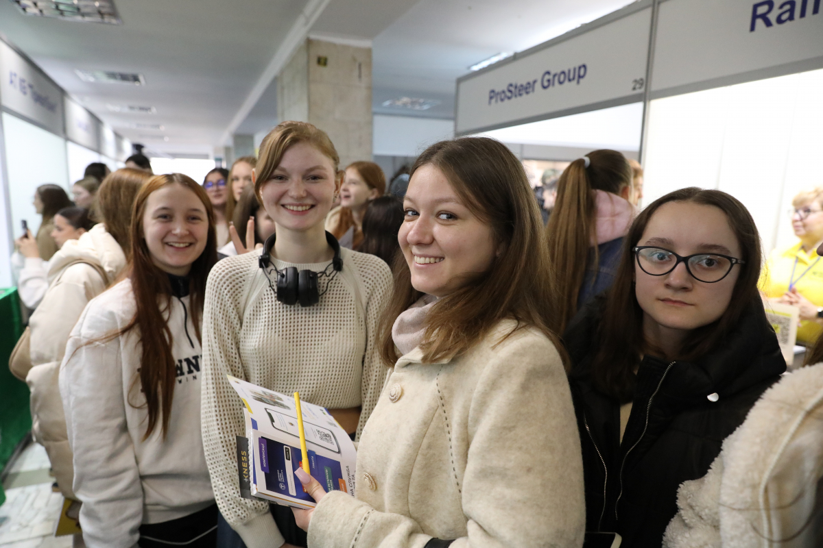 Фото з Ярмарку кар’єри