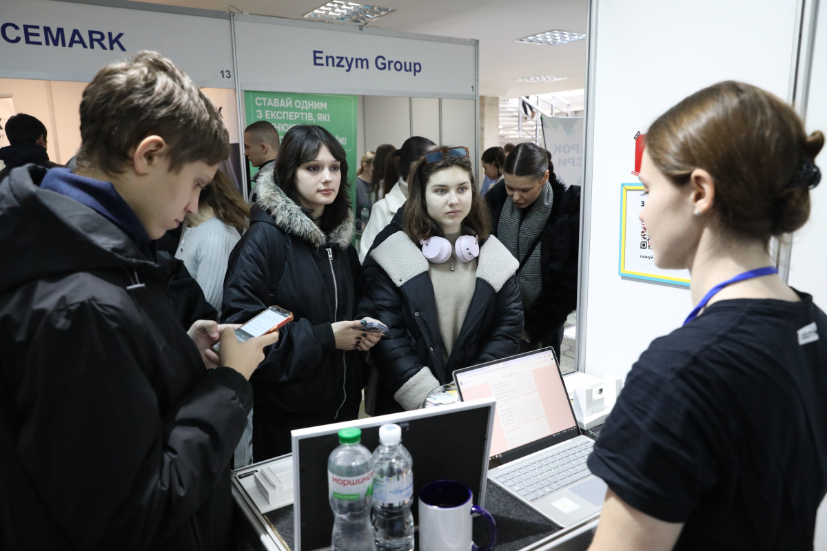 Фото з Ярмарку кар’єри