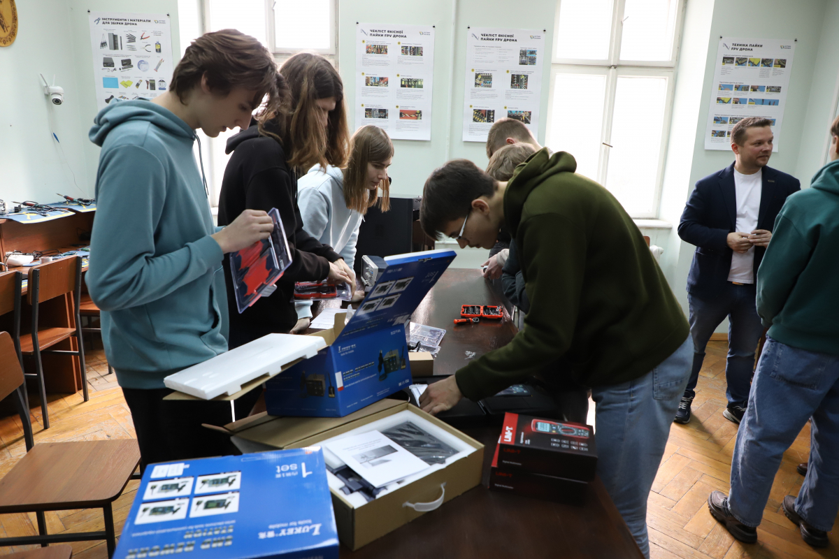Фото з підписання меморандуму про співпрацю