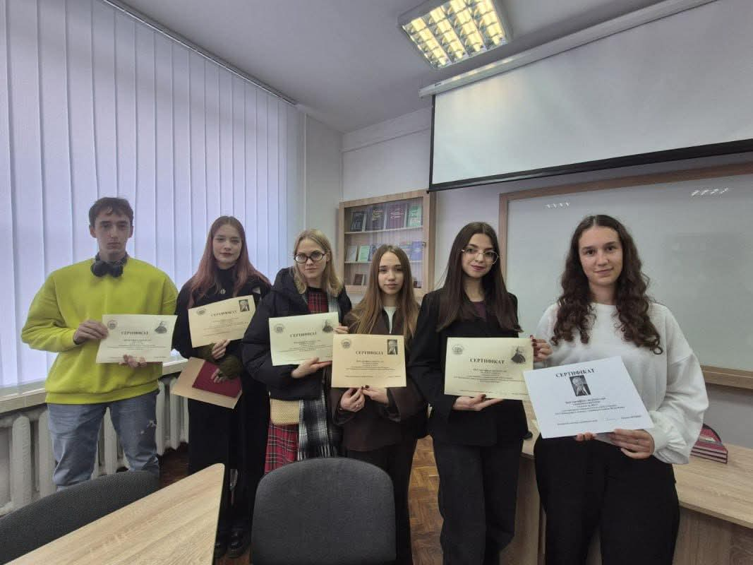 Фото із вручення сертифікатів