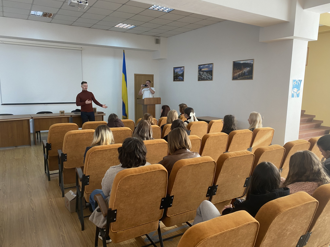 Фото із зустрічі в ІПМТ