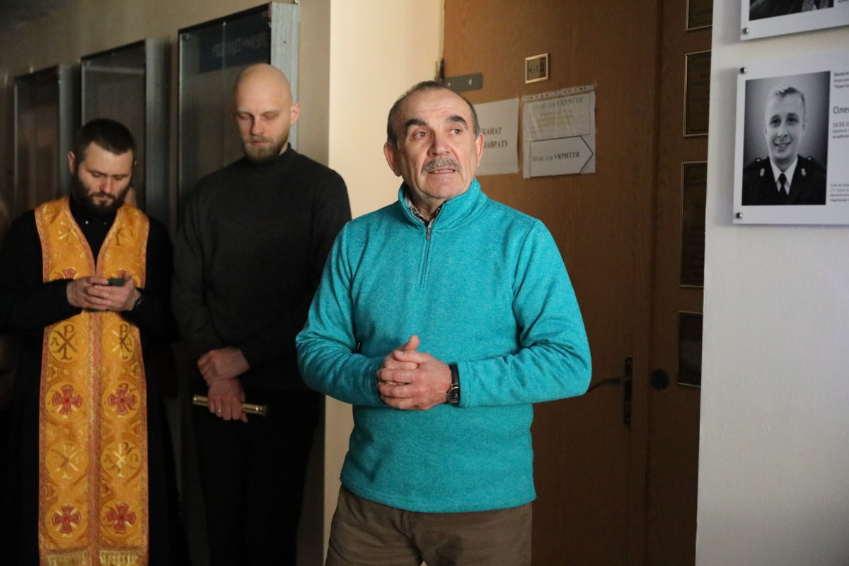 Фото з відкриття меморіальної стіни