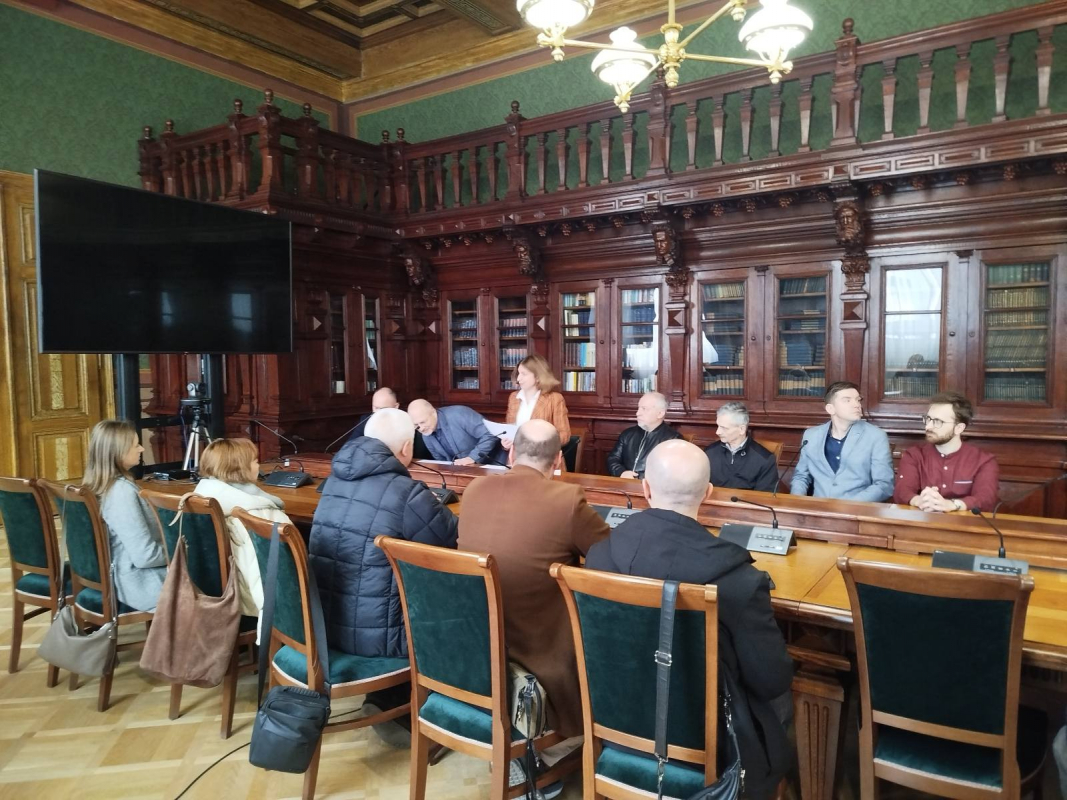 Фото із вручення сертифікатів