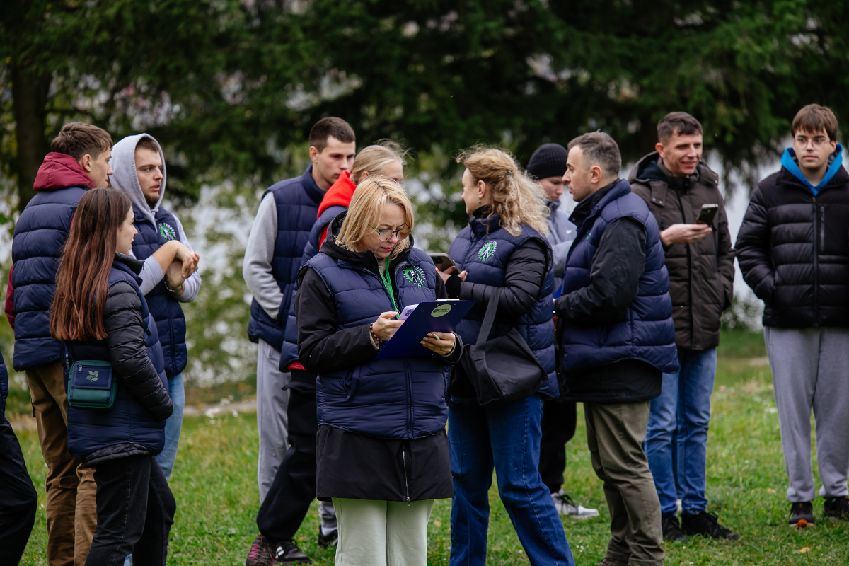 Фото із заходу