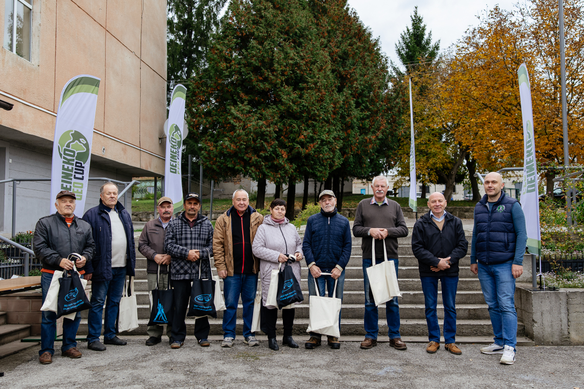 Фото із заходу