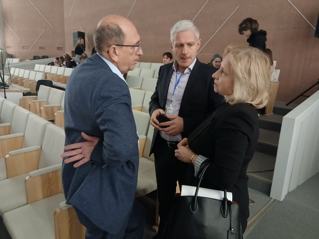 Фото з конференції