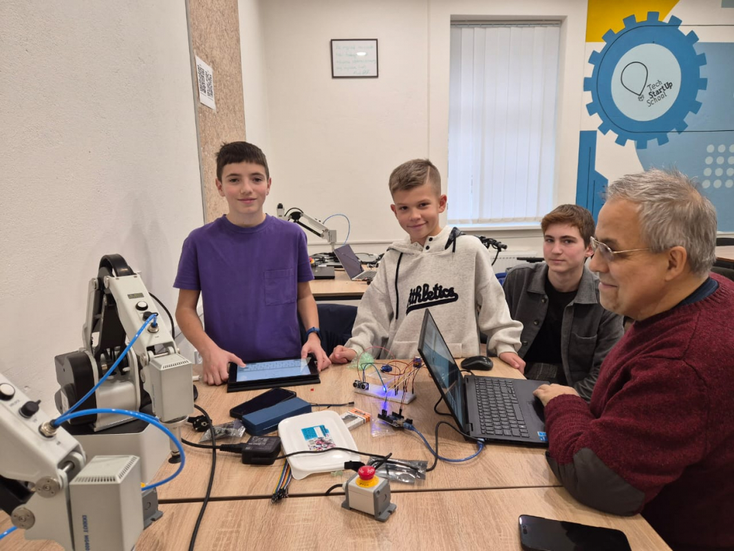 Фото із заходу в Tech StartUp School