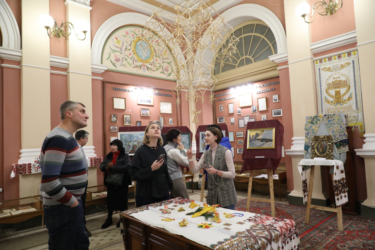 Фото з відкриття виставки