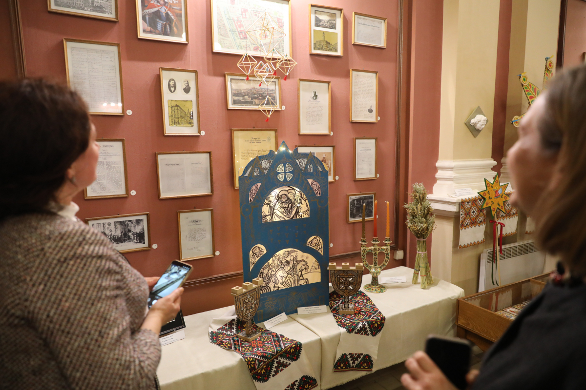 Фото з відкриття виставки