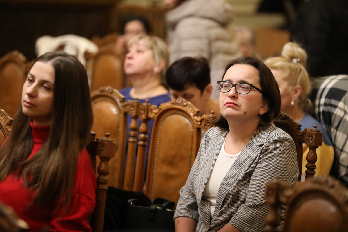 Фото із вручення подарунків