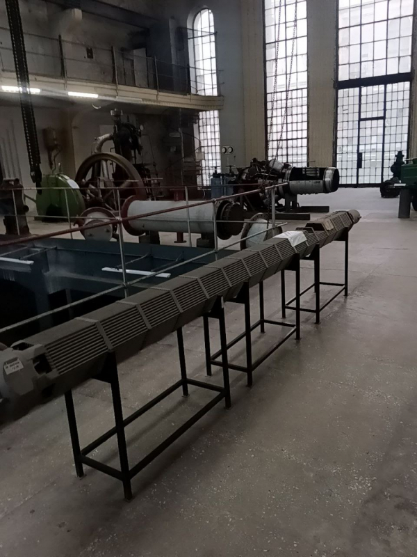 Фото із заходу