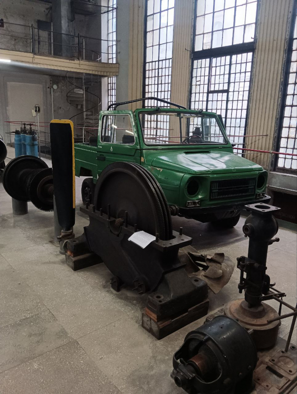 Фото із заходу