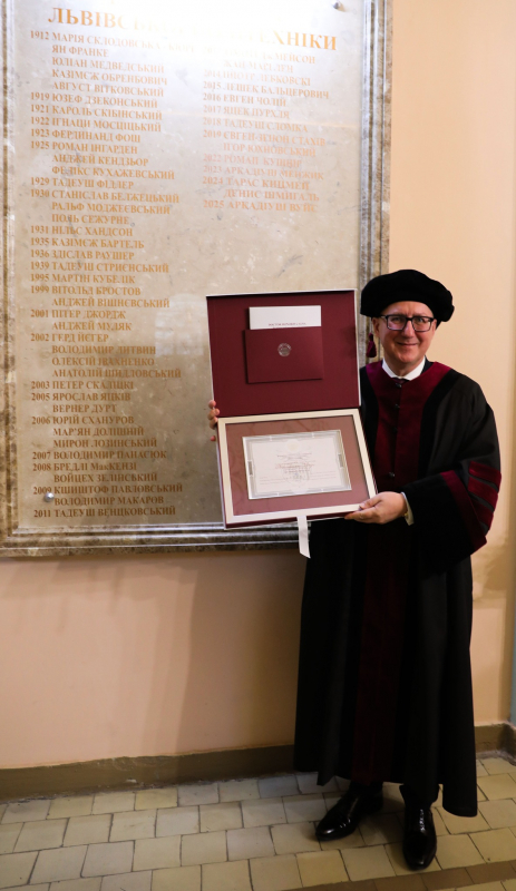 Фото з урочистостей у Львівській політехніці