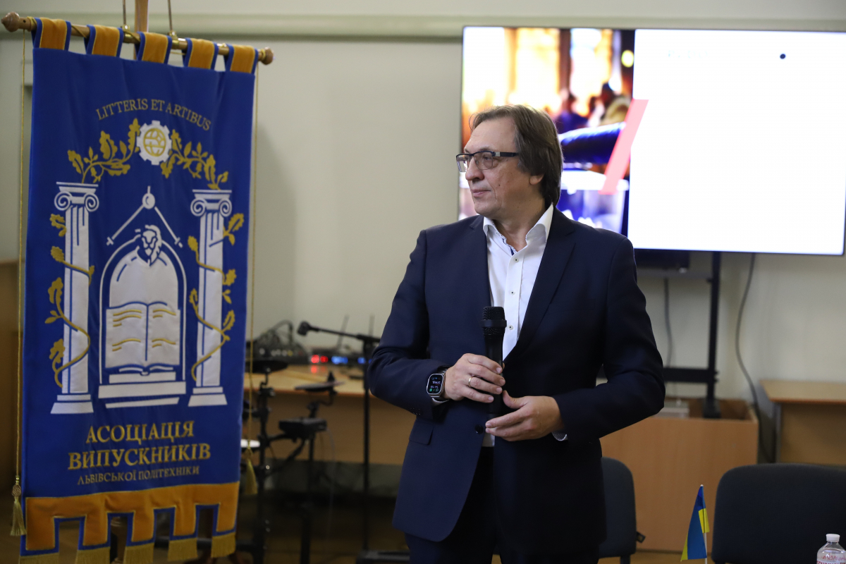 Фото із заходу в НТБ