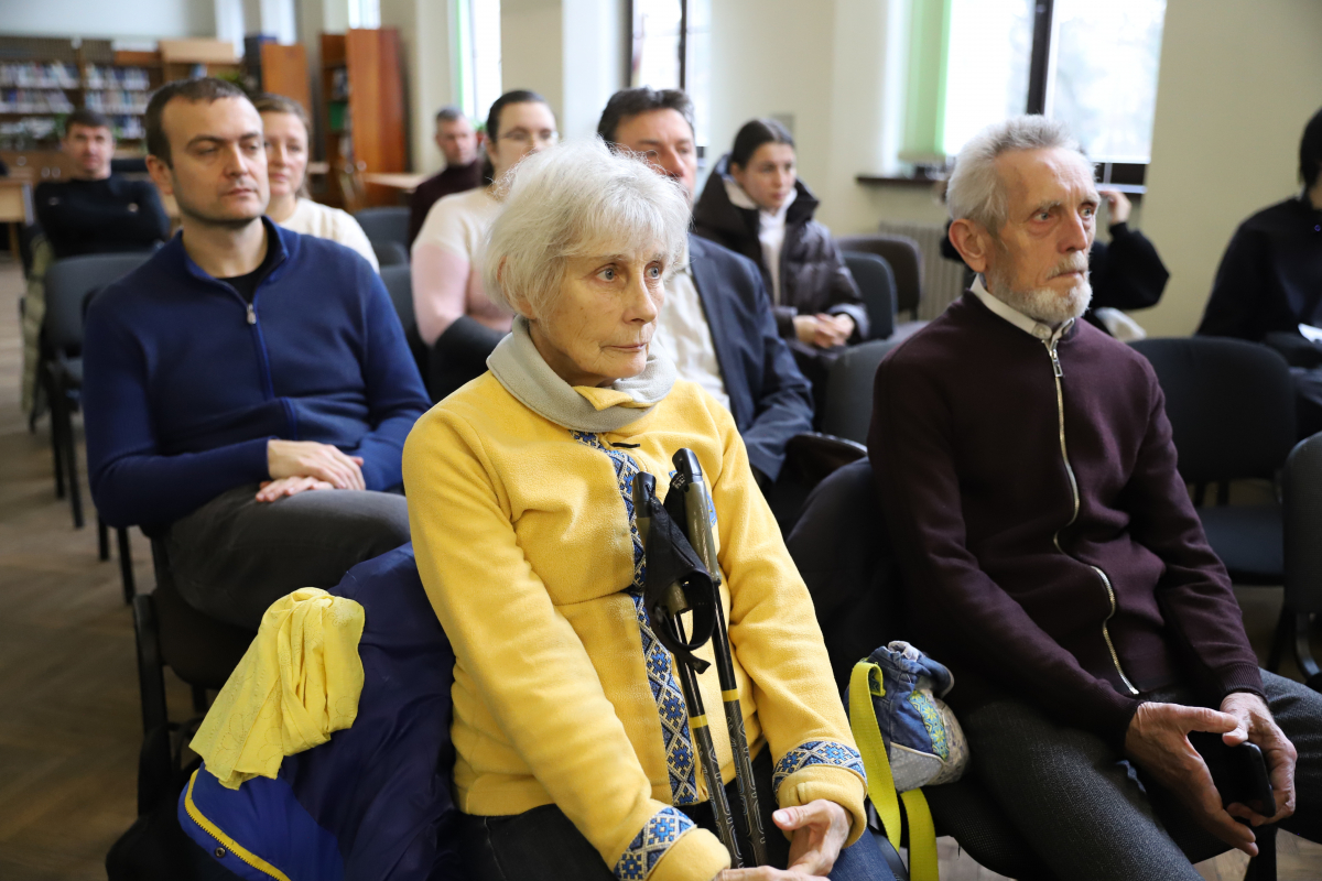 Фото із заходу в НТБ