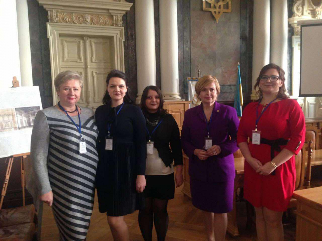 Аліна Хоптар з колегами