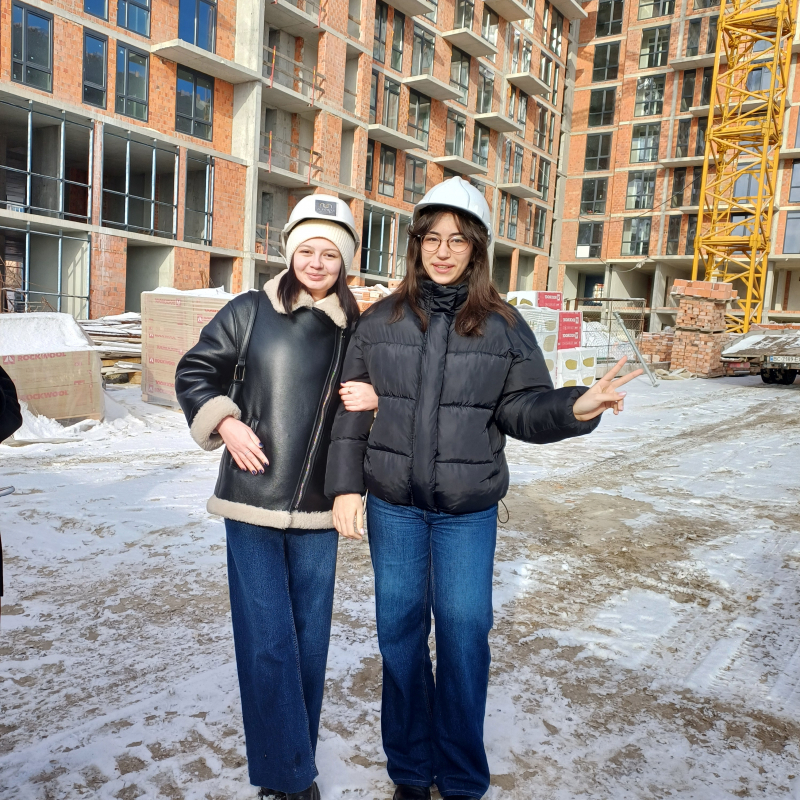 Фото з відвідин будівництва