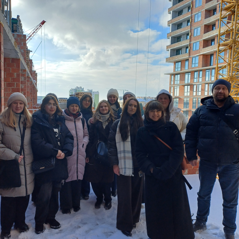 Фото з відвідин будівництва