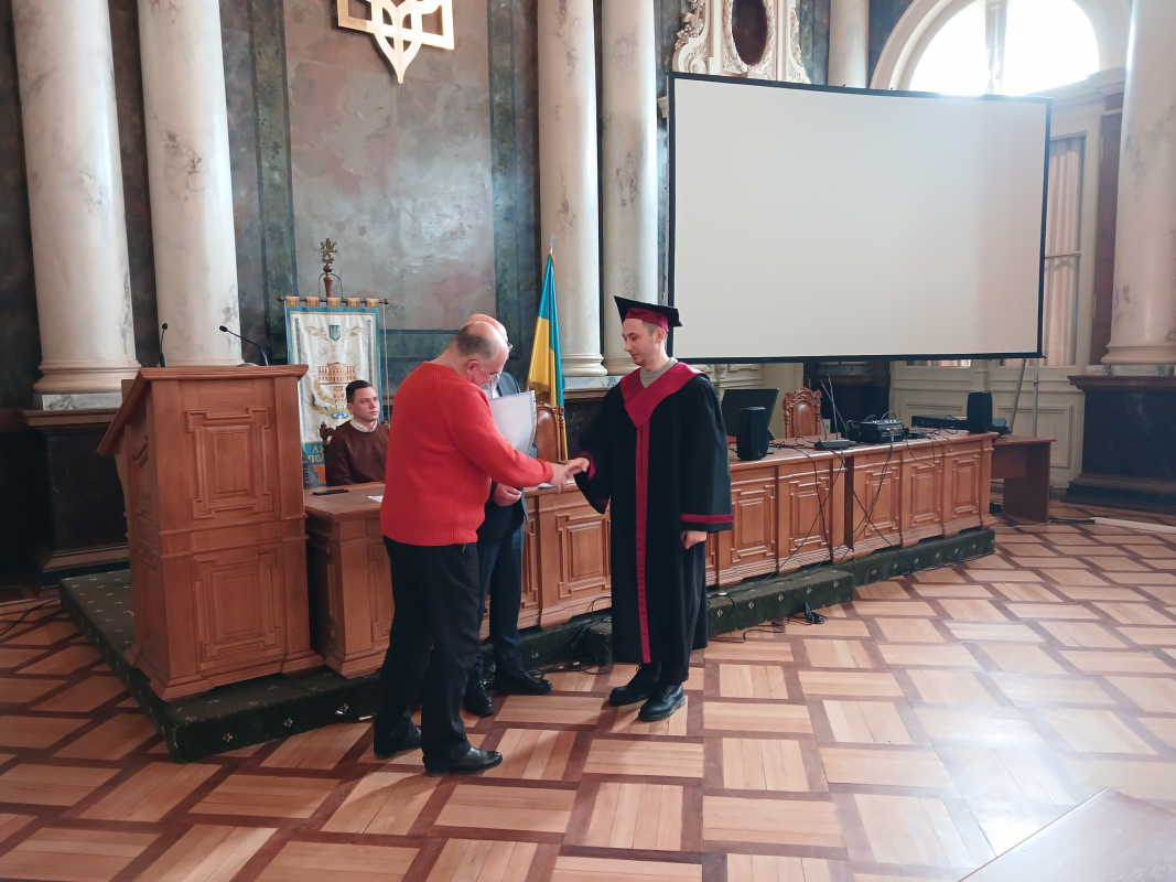 Фото із вручення дипломів