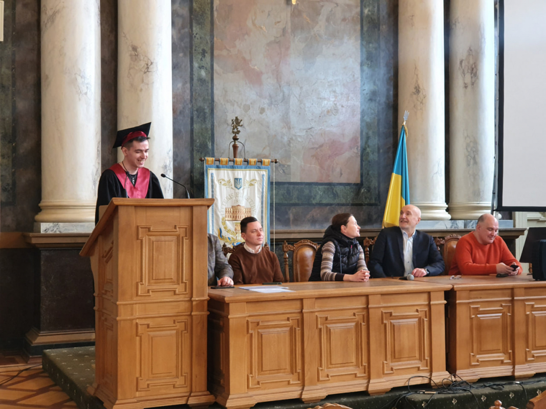 Фото із вручення дипломів