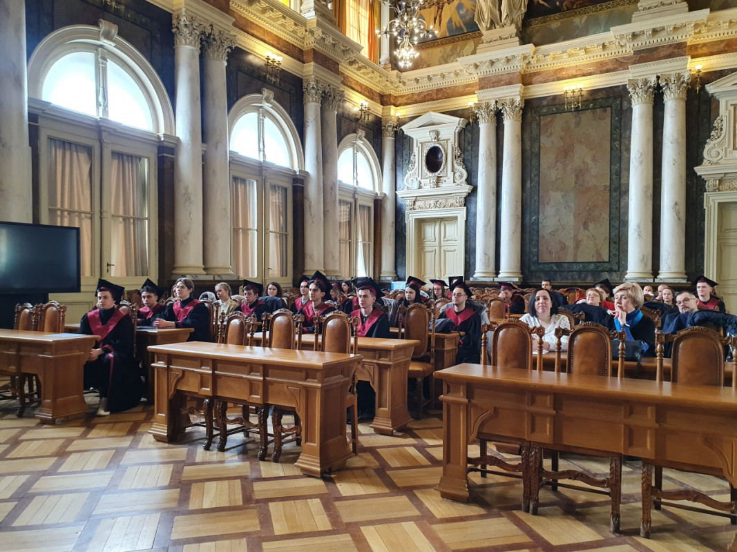 Фото із вручення дипломів