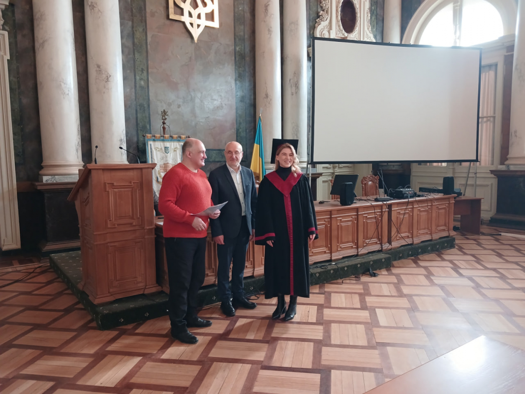 Фото із вручення дипломів