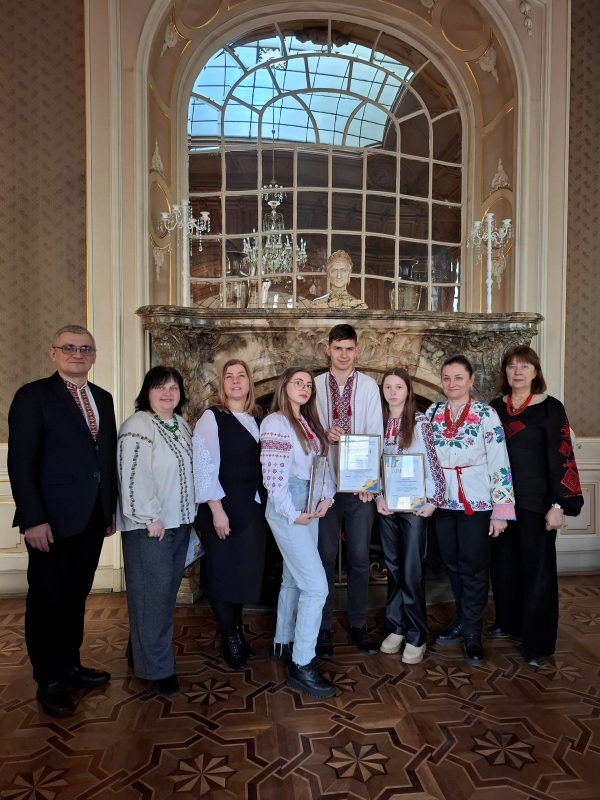 Фото з нагородження переможців конкурсів