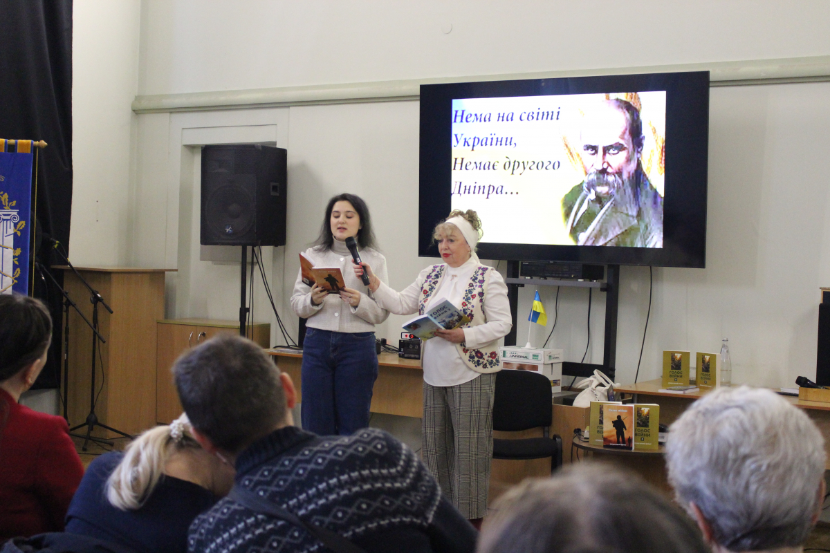 Фото із зустрічі в НТБ